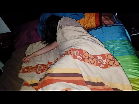 ❤️ Fiul vitreg care își ceartă tânăra mamă vitregă în timp ce ea doarme. ❤ at us ❤